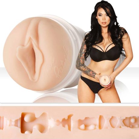 La vagina de Tera Patrick por Fleshlight